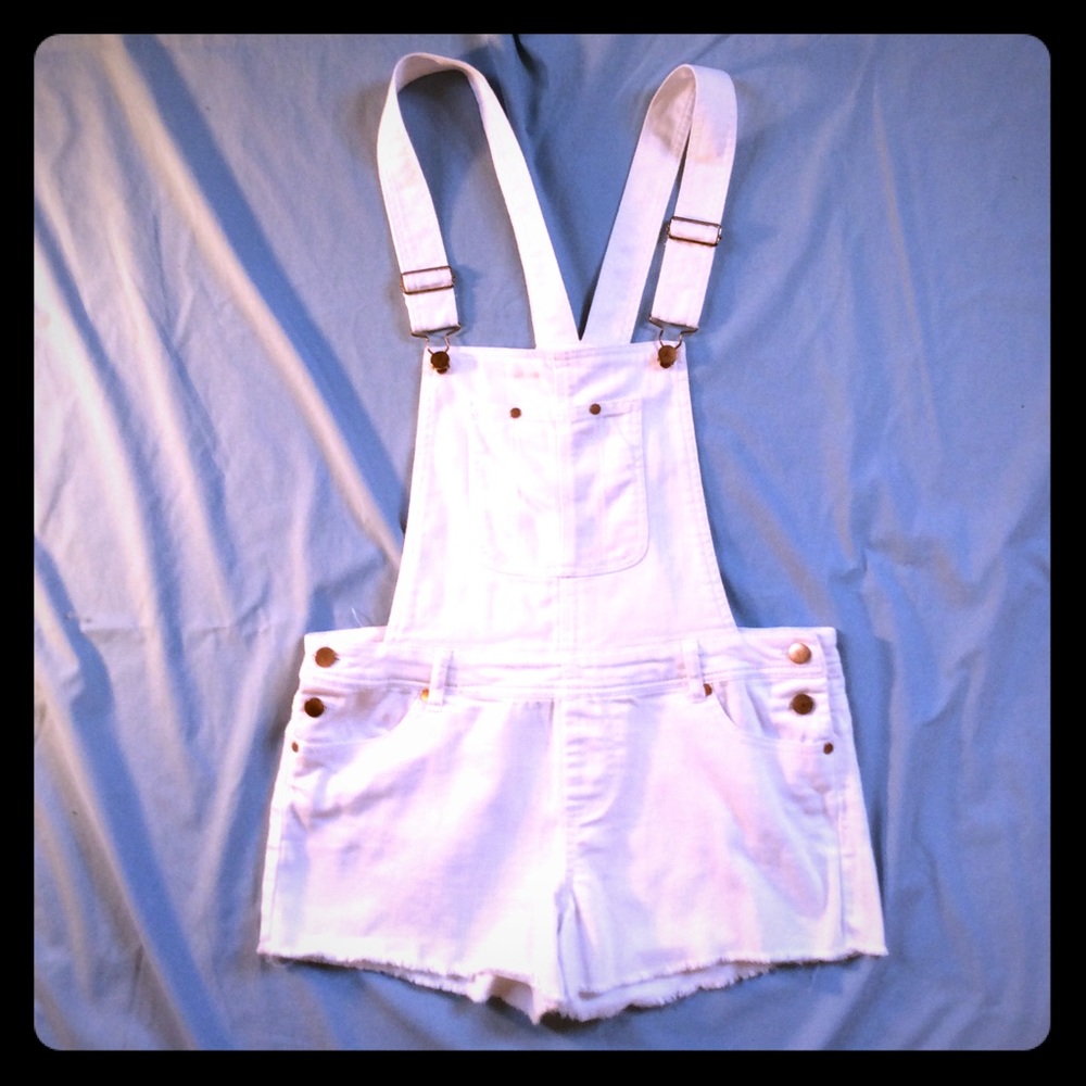 Short Overalls Jean White Med Near New Tinseltown